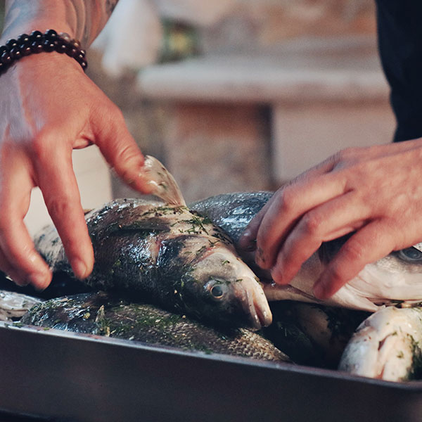 Imagen de Curso Universitario de Especialización en Preparación y Presentación Gourmet de Mariscos y Pescados